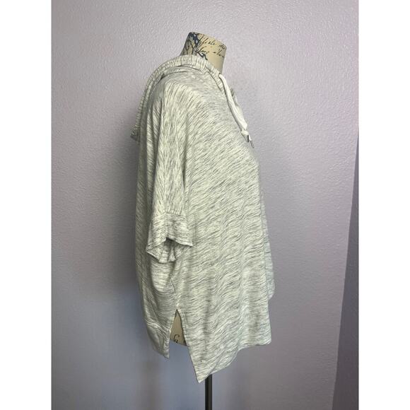 Tahari Oversized Hoodie Short Sleeved Womens - Picture 2 of 8